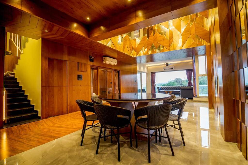 Celebrity Villa Игатпури Экстерьер фото